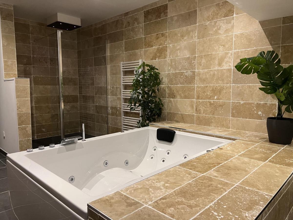 Ferienwohnung Appart Spa Privatif Laon Exterior foto